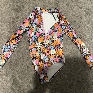Cotton on kids long sleeve bathing suit. Size 5